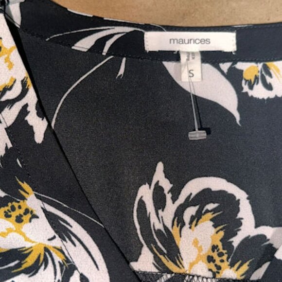 Maurices Black and White Flowered V-neck Blouse, Small - Picture 8 of 8